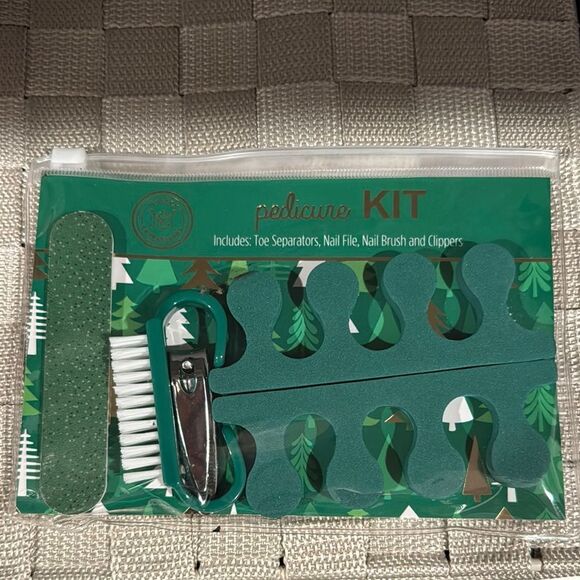 Green Pedicure Kit - Picture 1 of 2
